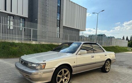 Toyota Camry, 1990 год, 900 000 рублей, 2 фотография