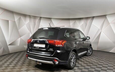 Mitsubishi Outlander III рестайлинг 3, 2016 год, 1 695 000 рублей, 2 фотография