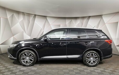 Mitsubishi Outlander III рестайлинг 3, 2016 год, 1 695 000 рублей, 5 фотография