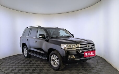 Toyota Land Cruiser 200, 2017 год, 6 990 000 рублей, 3 фотография