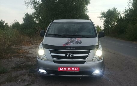 Hyundai Grand Starex Grand Starex I рестайлинг 2, 2011 год, 1 300 000 рублей, 1 фотография