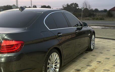 BMW 5 серия, 2011 год, 1 800 000 рублей, 4 фотография