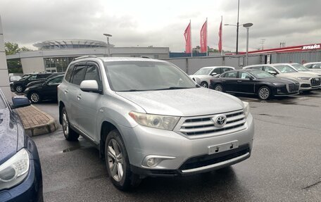 Toyota Highlander III, 2011 год, 2 000 000 рублей, 3 фотография