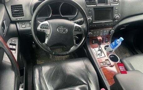 Toyota Highlander III, 2011 год, 2 000 000 рублей, 7 фотография