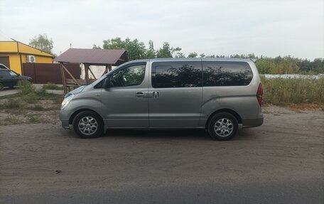 Hyundai Grand Starex Grand Starex I рестайлинг 2, 2011 год, 1 300 000 рублей, 2 фотография