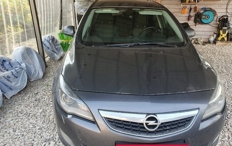 Opel Astra J, 2011 год, 730 000 рублей, 2 фотография