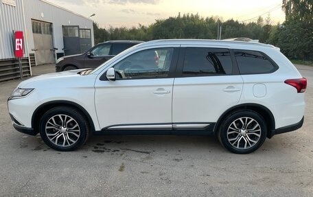 Mitsubishi Outlander III рестайлинг 3, 2018 год, 2 350 000 рублей, 4 фотография