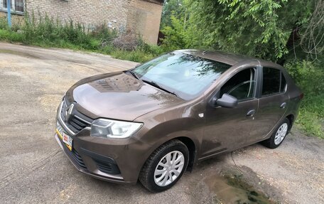 Renault Logan II, 2018 год, 740 000 рублей, 2 фотография