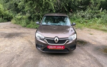 Renault Logan II, 2018 год, 740 000 рублей, 4 фотография