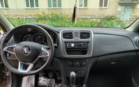 Renault Logan II, 2018 год, 740 000 рублей, 18 фотография