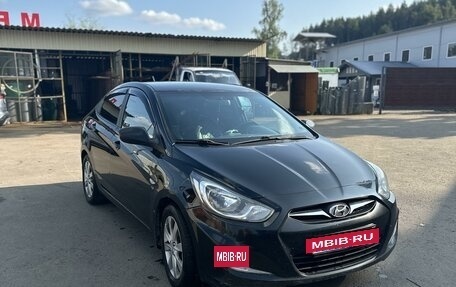 Hyundai Solaris II рестайлинг, 2011 год, 800 000 рублей, 3 фотография