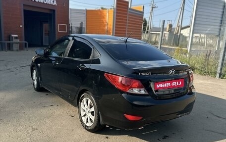 Hyundai Solaris II рестайлинг, 2011 год, 800 000 рублей, 5 фотография