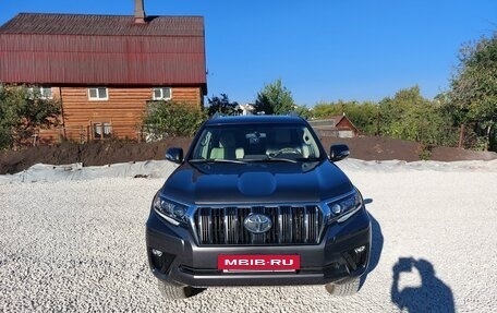 Toyota Land Cruiser Prado 150 рестайлинг 2, 2022 год, 6 100 000 рублей, 3 фотография