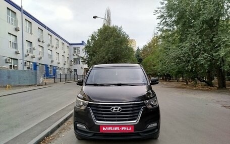 Hyundai H-1 II рестайлинг, 2019 год, 2 995 000 рублей, 2 фотография