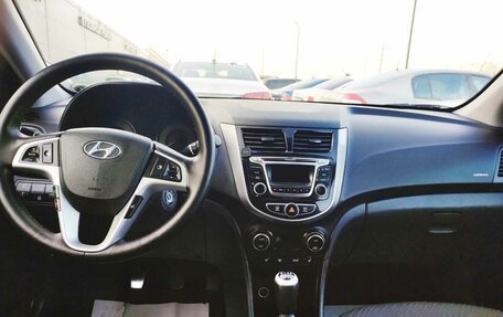 Hyundai Solaris II рестайлинг, 2015 год, 680 000 рублей, 12 фотография