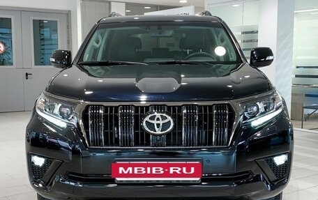 Toyota Land Cruiser Prado 150 рестайлинг 2, 2022 год, 7 999 000 рублей, 2 фотография