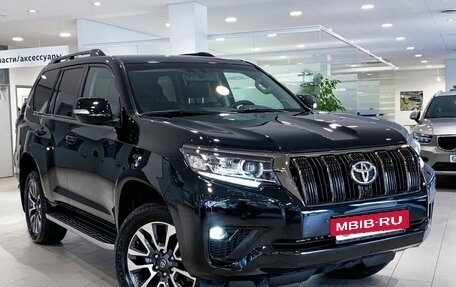 Toyota Land Cruiser Prado 150 рестайлинг 2, 2022 год, 7 999 000 рублей, 3 фотография