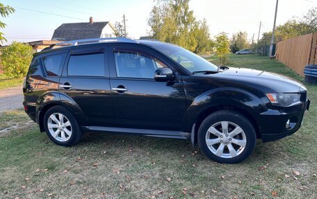 Mitsubishi Outlander III рестайлинг 3, 2010 год, 1 300 000 рублей, 3 фотография