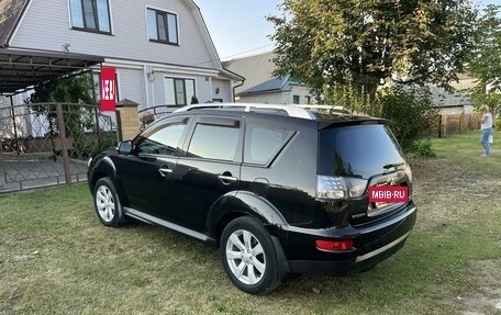 Mitsubishi Outlander III рестайлинг 3, 2010 год, 1 300 000 рублей, 5 фотография