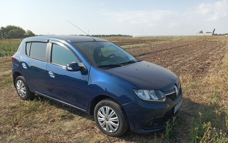 Renault Sandero II рестайлинг, 2015 год, 855 000 рублей, 3 фотография