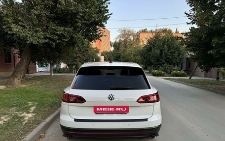 Volkswagen Touareg III, 2019 год, 6 430 000 рублей, 6 фотография