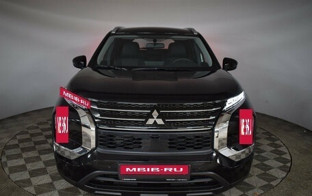 Mitsubishi Outlander, 2023 год, 5 950 000 рублей, 9 фотография