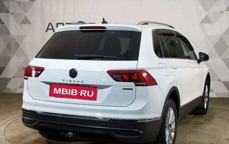 Volkswagen Tiguan II, 2020 год, 3 499 000 рублей, 3 фотография