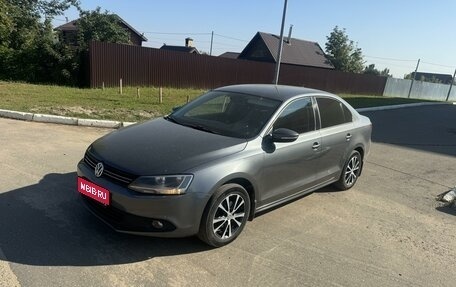 Volkswagen Jetta VI, 2013 год, 750 000 рублей, 1 фотография