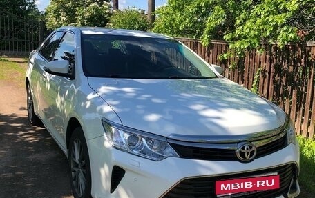 Toyota Camry, 2017 год, 2 350 000 рублей, 3 фотография