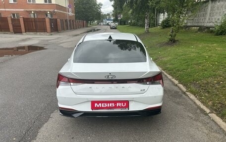 Hyundai Elantra, 2021 год, 2 350 000 рублей, 4 фотография