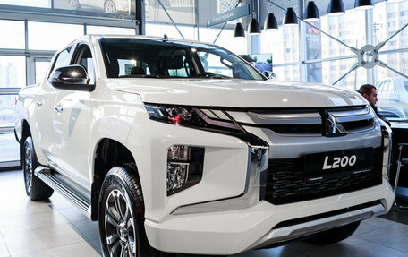 Mitsubishi L200 IV рестайлинг, 2023 год, 5 400 000 рублей, 3 фотография