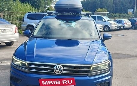 Volkswagen Tiguan II, 2018 год, 2 750 000 рублей, 2 фотография