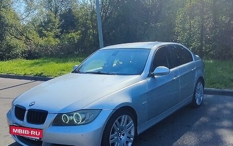 BMW 3 серия, 2005 год, 1 050 000 рублей, 8 фотография