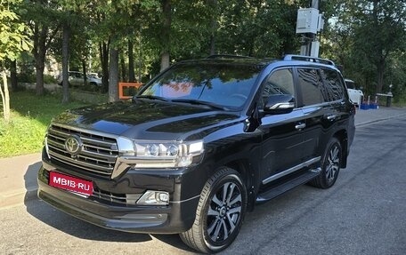 Toyota Land Cruiser 200, 2018 год, 7 750 000 рублей, 1 фотография