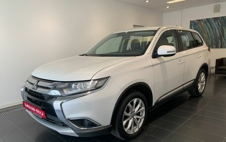 Mitsubishi Outlander III рестайлинг 3, 2016 год, 1 499 000 рублей, 1 фотография