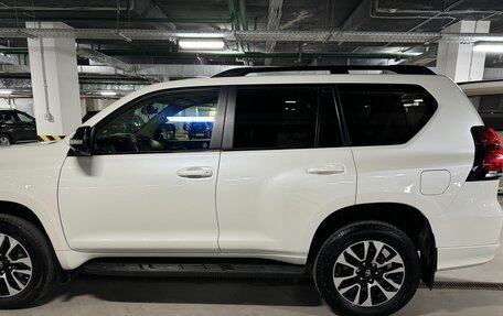 Toyota Land Cruiser Prado 150 рестайлинг 2, 2021 год, 7 980 000 рублей, 4 фотография