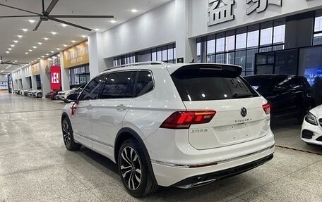 Volkswagen Tiguan II, 2021 год, 2 367 666 рублей, 3 фотография