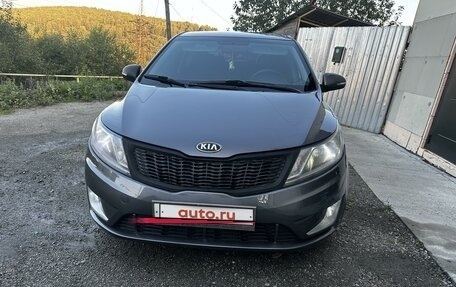 KIA Rio III рестайлинг, 2013 год, 900 000 рублей, 2 фотография