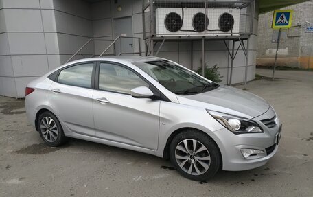 Hyundai Solaris II рестайлинг, 2015 год, 1 300 000 рублей, 13 фотография