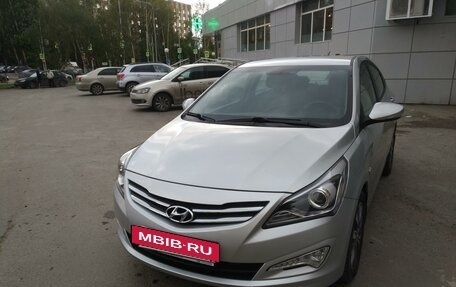 Hyundai Solaris II рестайлинг, 2015 год, 1 300 000 рублей, 5 фотография