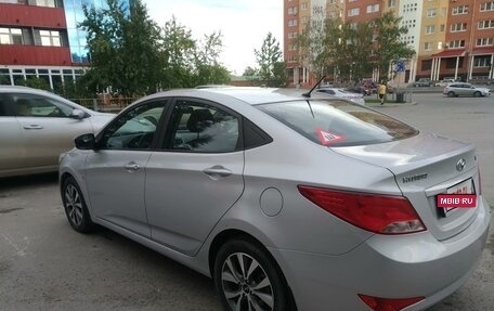 Hyundai Solaris II рестайлинг, 2015 год, 1 300 000 рублей, 17 фотография