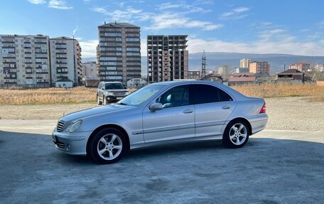 Mercedes-Benz C-Класс, 2004 год, 750 000 рублей, 3 фотография