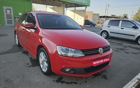 Volkswagen Jetta VI, 2012 год, 1 300 000 рублей, 2 фотография