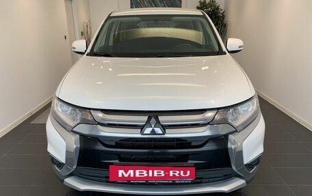 Mitsubishi Outlander III рестайлинг 3, 2016 год, 1 499 000 рублей, 6 фотография