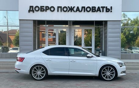 Skoda Superb III рестайлинг, 2016 год, 1 998 000 рублей, 4 фотография