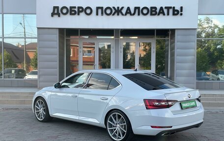 Skoda Superb III рестайлинг, 2016 год, 1 998 000 рублей, 5 фотография