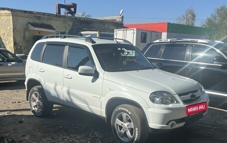 Chevrolet Niva I рестайлинг, 2015 год, 900 000 рублей, 2 фотография