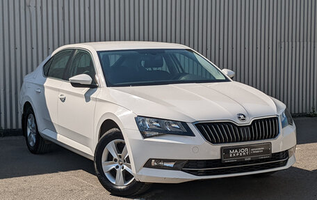 Skoda Superb III рестайлинг, 2017 год, 2 395 000 рублей, 3 фотография