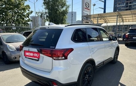 Mitsubishi Outlander III рестайлинг 3, 2020 год, 2 749 000 рублей, 3 фотография