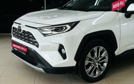 Toyota RAV4, 2021 год, 4 500 000 рублей, 6 фотография